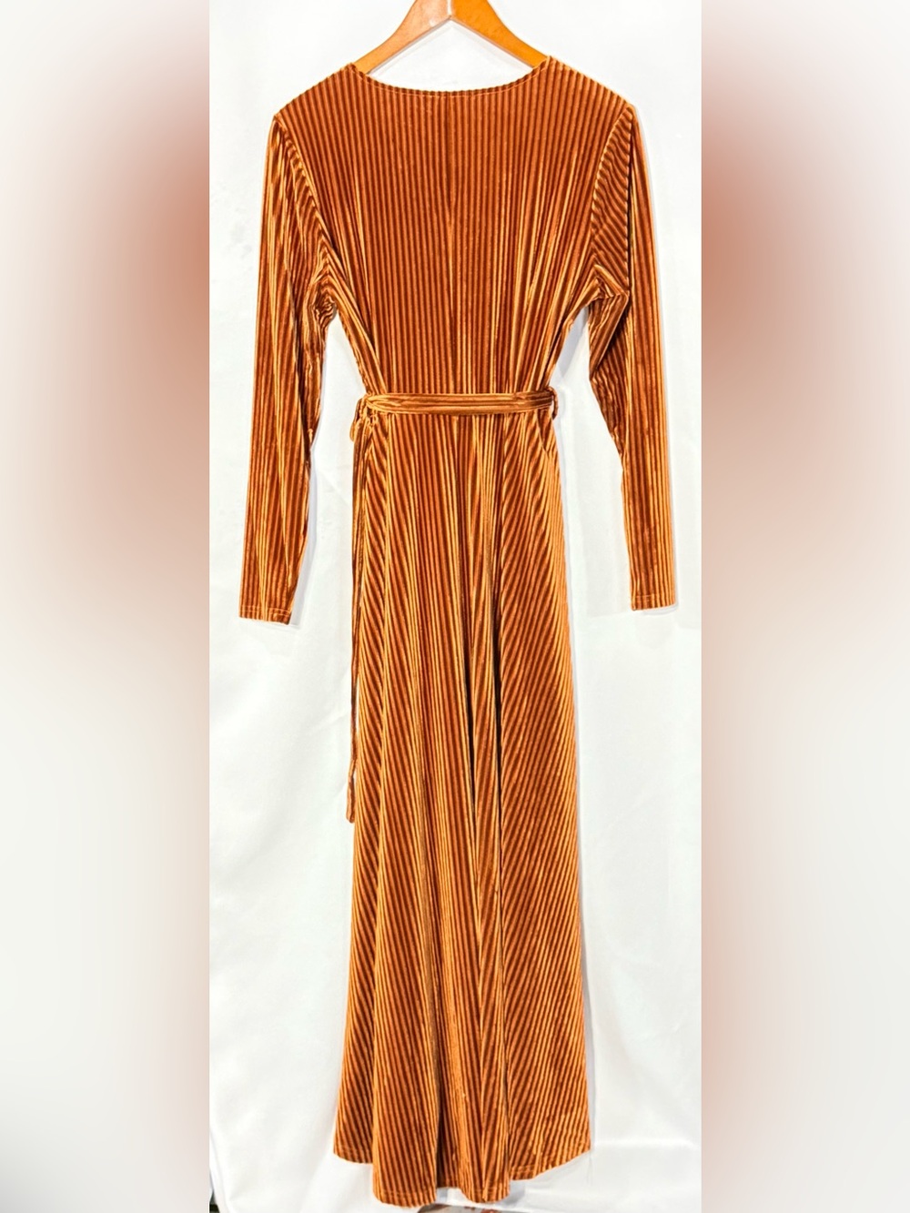 Simplee Pleated Velvet Wrap Maxi Dress Rust Orange High-Low Medium - Picture 2 of 6